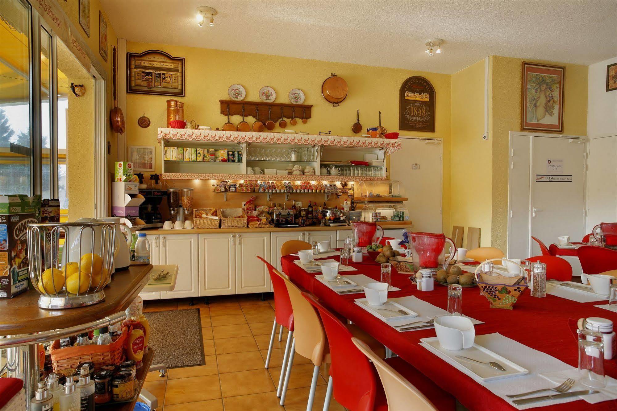 Logis Hotel Corintel Bordeaux Est Tresses Екстер'єр фото