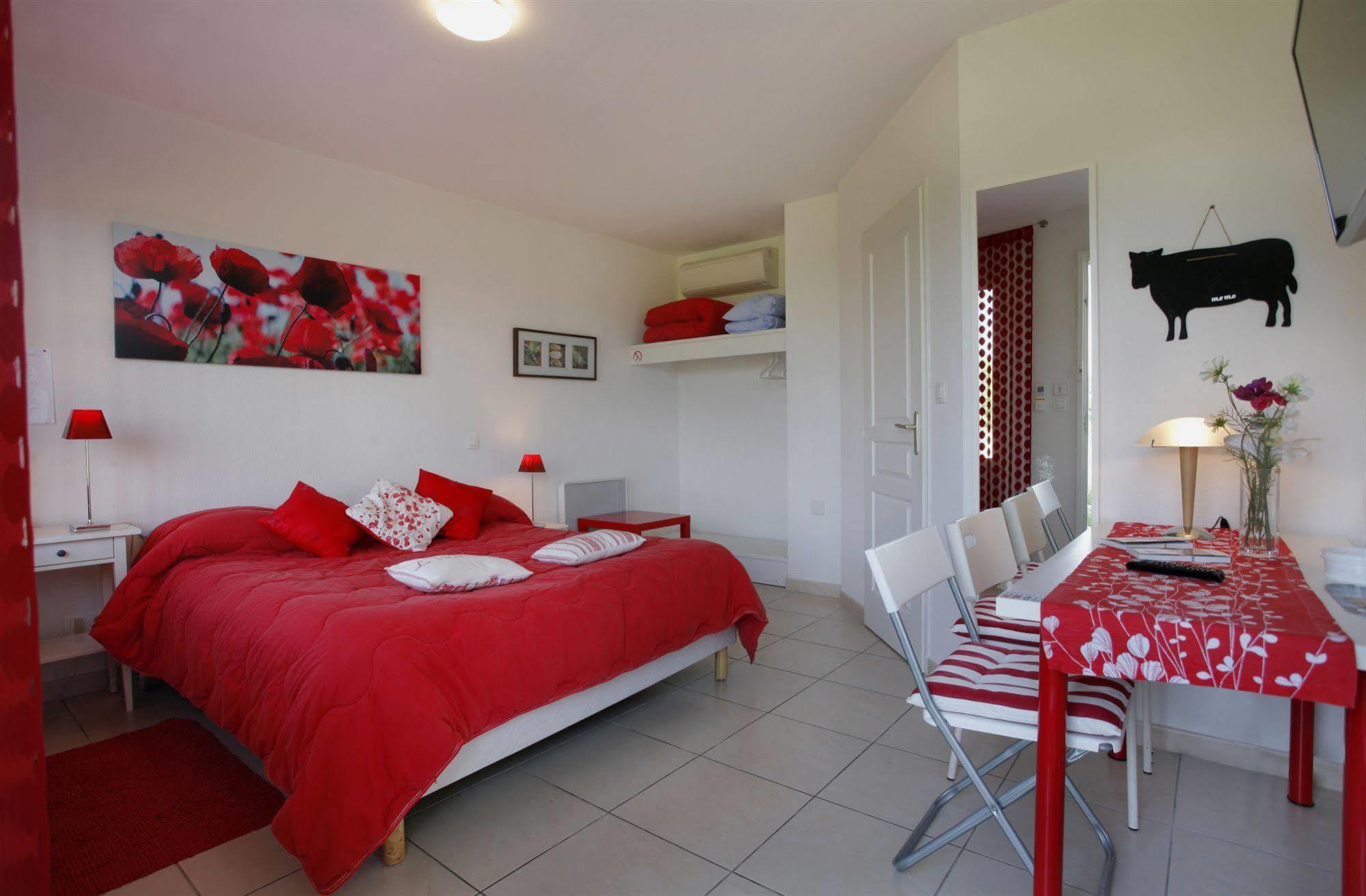 Logis Hotel Corintel Bordeaux Est Tresses Екстер'єр фото
