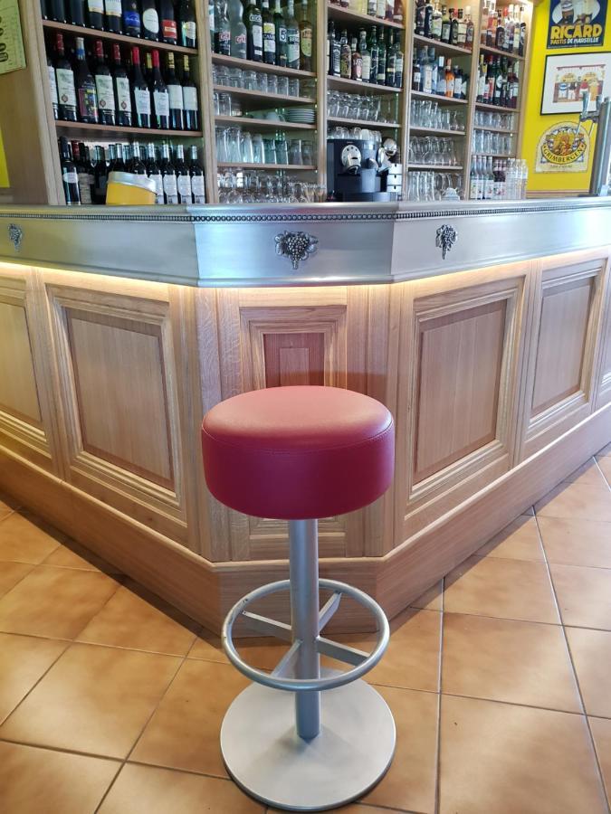 Logis Hotel Corintel Bordeaux Est Tresses Екстер'єр фото